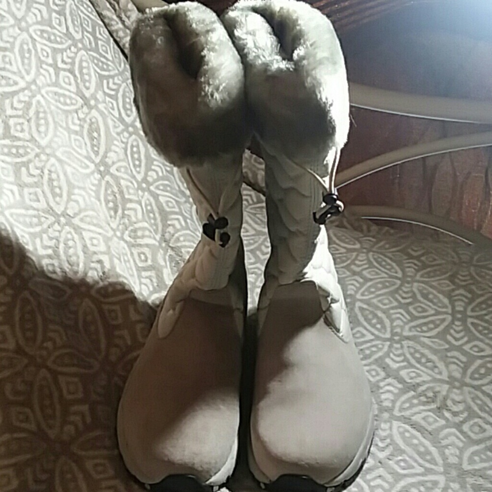 LL Bean Woman's Boots NWOT